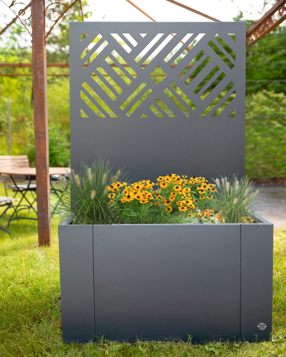 Pflanzkübel Vernazza mit Sichtschutz Metall Pflanzkübel Vernazza mit Sichtschutz Metall