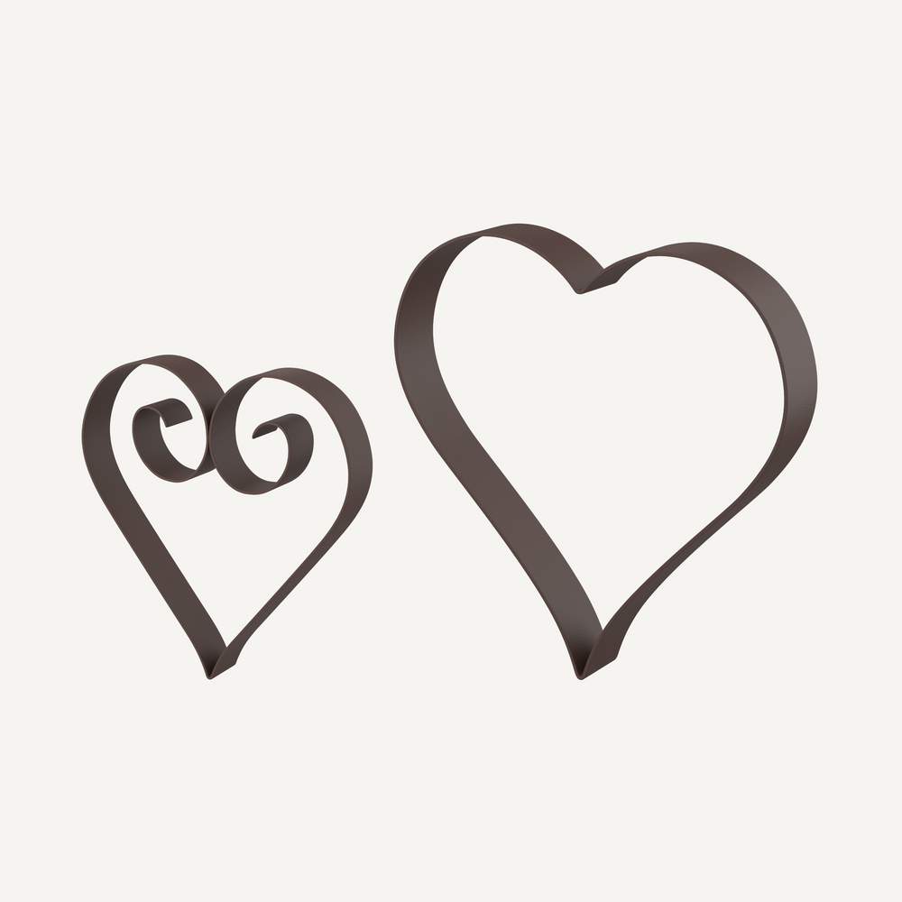 Metallherzen Vercelli und Biella im Set in pulverbeschichtet Sonderfarbe RAL 8017 Schokobraun als 3D-Modell Metallherzen Vercelli und Biella im Set in pulverbeschichtet Sonderfarbe RAL 8017 Schokobraun als 3D-Modell