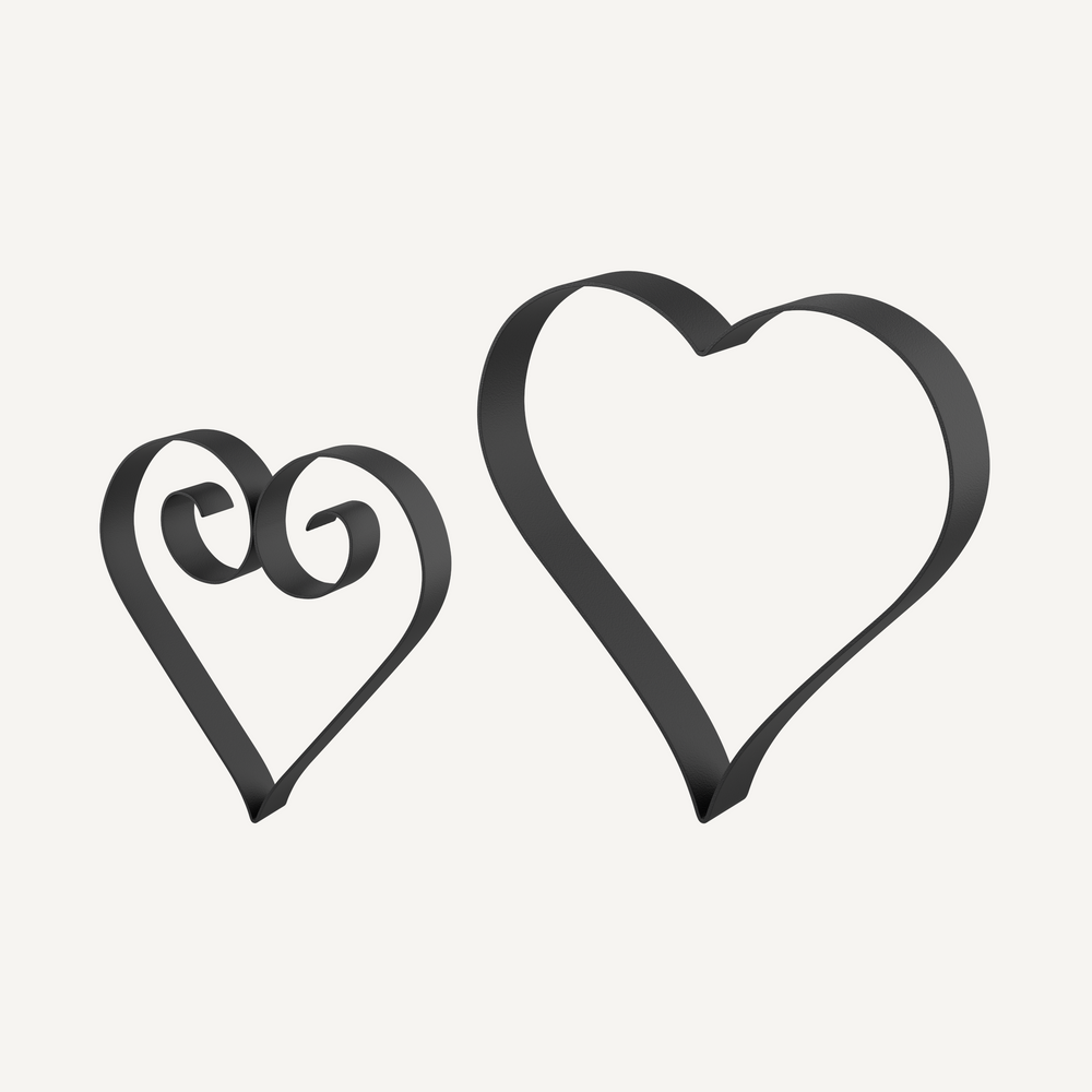 Metallherzen Vercelli und Biella im Set in pulverbeschichtet Sonderfarbe RAL 9005 Tiefschwarz als 3D-Modell Metallherzen Vercelli und Biella im Set in pulverbeschichtet Sonderfarbe RAL 9005 Tiefschwarz als 3D-Modell