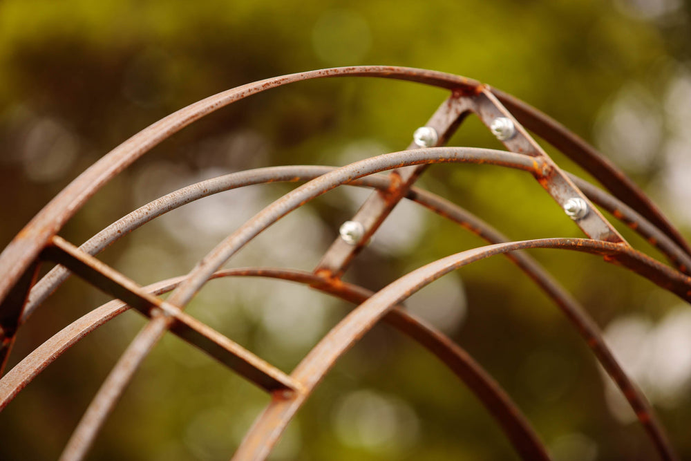 Rosenbogen Cosenza Nahaufnahme Bogen mit Edelrost | Unbeschichtet Rosenbogen Cosenza Nahaufnahme Bogen mit Edelrost | Unbeschichtet