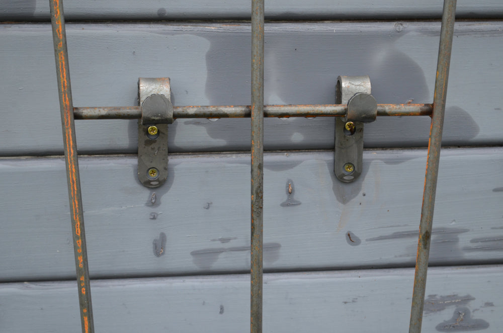 Rankgitter Bari Detailansicht Aufhängung, unbeschichtet Rankgitter Bari Detailansicht Aufhängung, unbeschichtet