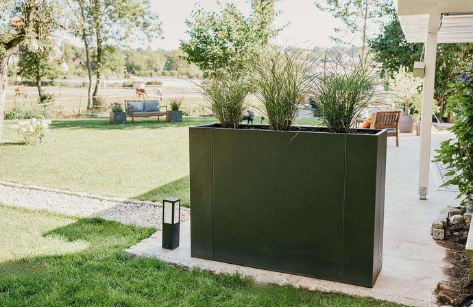 Langlebigkeit im Garten: Metallhochbeete im Vergleich zu Holz und Kunststoff